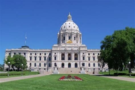 Minnesota Democrats plan to grow state government to historic size